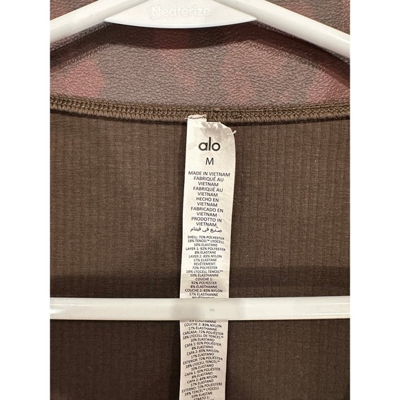Alo Yoga Ribbed Long Sleeve Crop Top Brown V Neck Size M - Picture 6 of 8